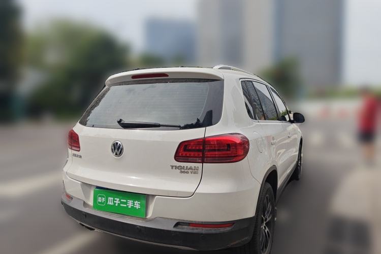 Used Volkswagen Tiguan 2015 1.8TSI Automatic Two-Wheel Drive Luxury Model Rear Right 45 Deg