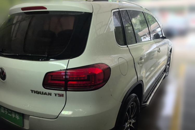 Used Volkswagen Tiguan 2015 1.8TSI Automatic Two-Wheel Drive Luxury Model Rear Right 45 Deg
