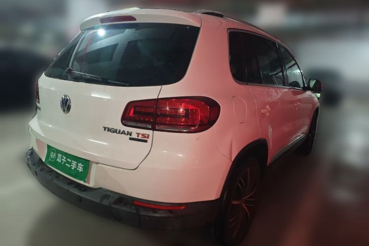 Used Volkswagen Tiguan 2015 2.0 TSI Automatic All-Wheel Drive Flagship Edition Rear Right 45 Deg