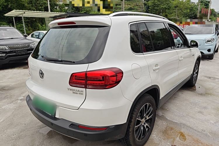 Used Volkswagen Tiguan 2015 1.8TSI Automatic All-Wheel-Drive Luxury Model Rear Right 45 Deg