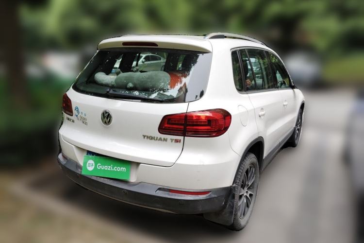 Used Volkswagen Tiguan 2015 1.8TSI Automatic Two-Wheel Drive Luxury Model Rear Right 45 Deg