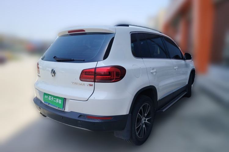 Used Volkswagen Tiguan 2015 1.8TSI Automatic Two-Wheel Drive Luxury Model Rear Right 45 Deg