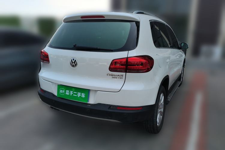 Used Volkswagen Tiguan 2015 1.8TSI Automatic Two-Wheel Drive Luxury Model Rear Right 45 Deg