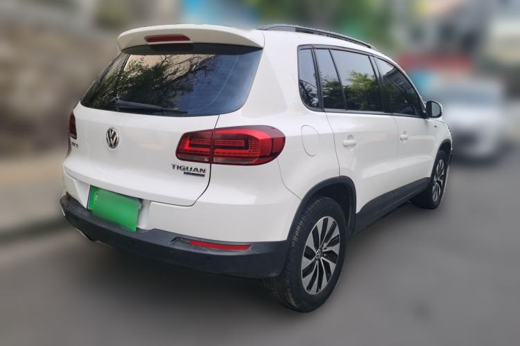 Used Volkswagen Tiguan 2015 1.4TSI Manual Two-Wheel Drive BlueMotion Edition Rear Right 45 Deg