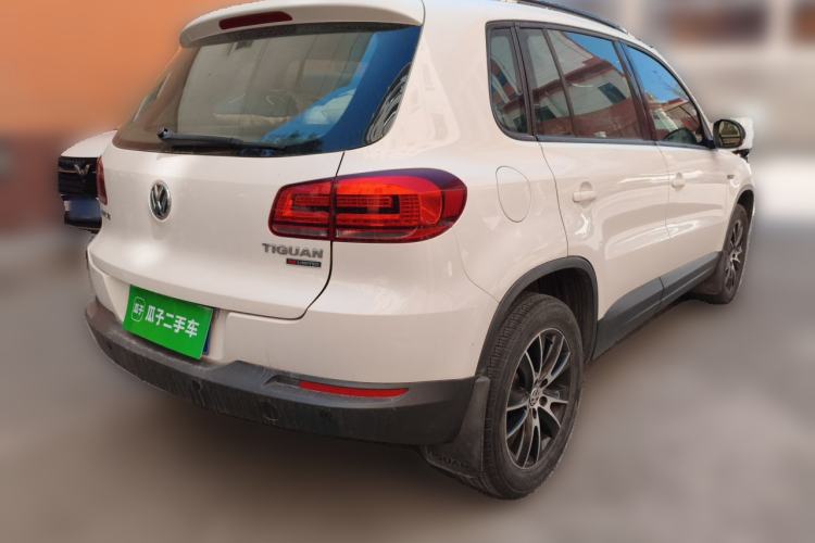 Used Volkswagen Tiguan 2015 1.8TSI Automatic Two-Wheel Drive Luxury Model Rear Right 45 Deg