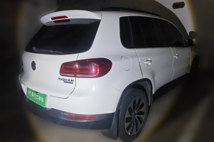 Used Volkswagen Tiguan 2015 1.4TSI Manual Two-Wheel Drive BlueMotion Edition Rear Right 45 Deg