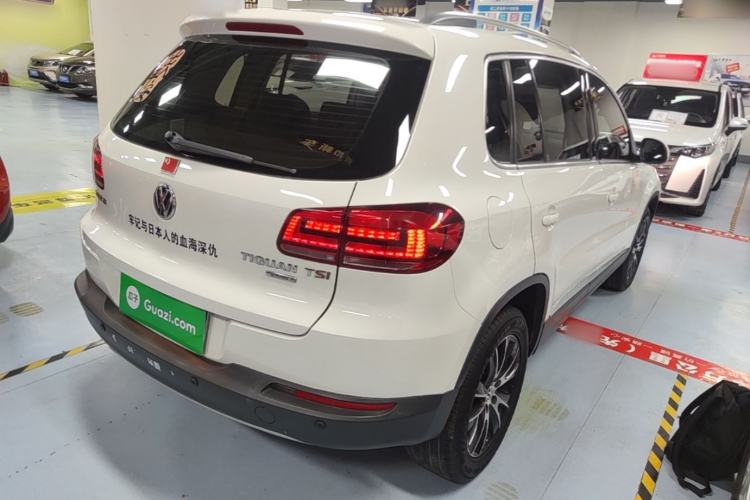 Used Volkswagen Tiguan 2015 1.8TSI Automatic Two-Wheel Drive Luxury Model Rear Right 45 Deg
