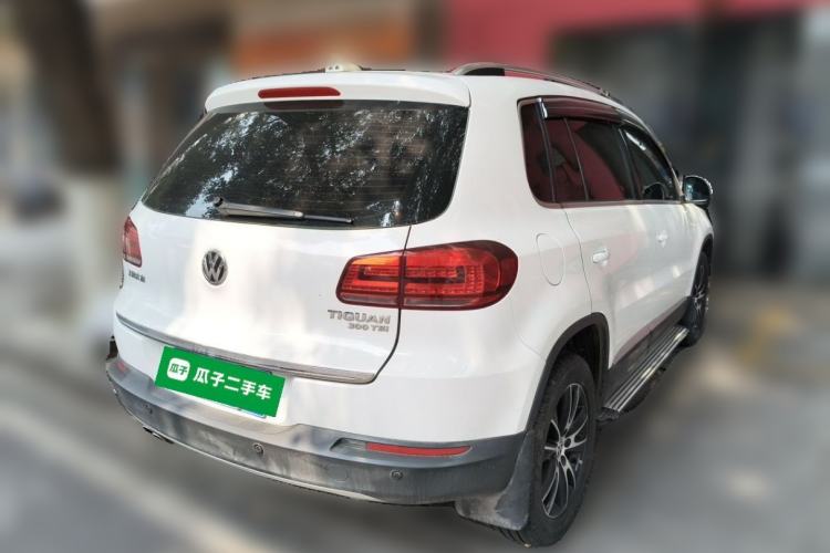 Used Volkswagen Tiguan 2015 1.8TSI Automatic Two-Wheel Drive Luxury Model Rear Right 45 Deg
