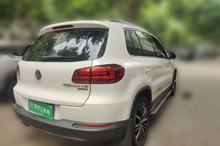 Used Volkswagen Tiguan 2015 1.8TSI Automatic All-Wheel-Drive Luxury Model Rear Right 45 Deg