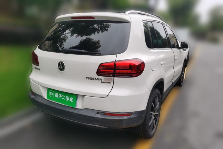 Used Volkswagen Tiguan 2015 2.0 TSI Automatic All-Wheel Drive Flagship Edition Rear Right 45 Deg