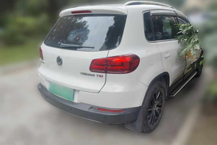 Used Volkswagen Tiguan 2015 1.8TSI Automatic Two-Wheel Drive Luxury Model Rear Right 45 Deg
