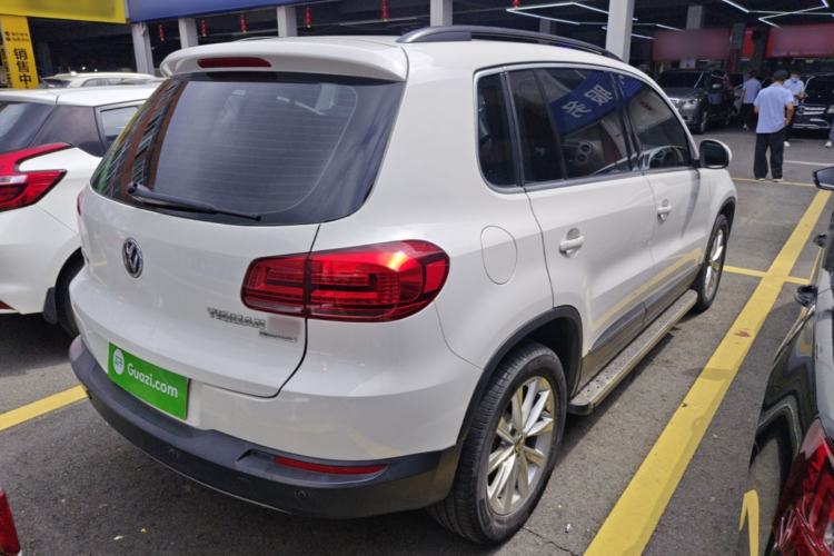 Used Volkswagen Tiguan 2015 2.0 TSI Automatic All-Wheel Drive Comfort Vision Edition Rear Right 45 Deg