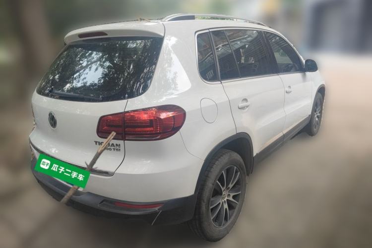 Used Volkswagen Tiguan 2015 1.8TSI Automatic Two-Wheel Drive Luxury Model Rear Right 45 Deg