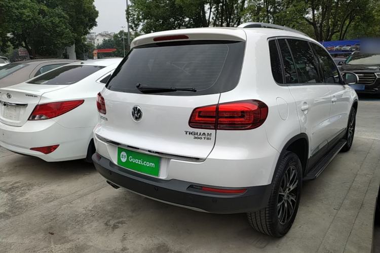 Used Volkswagen Tiguan 2015 1.8TSI Automatic Two-Wheel Drive Luxury Model Rear Right 45 Deg