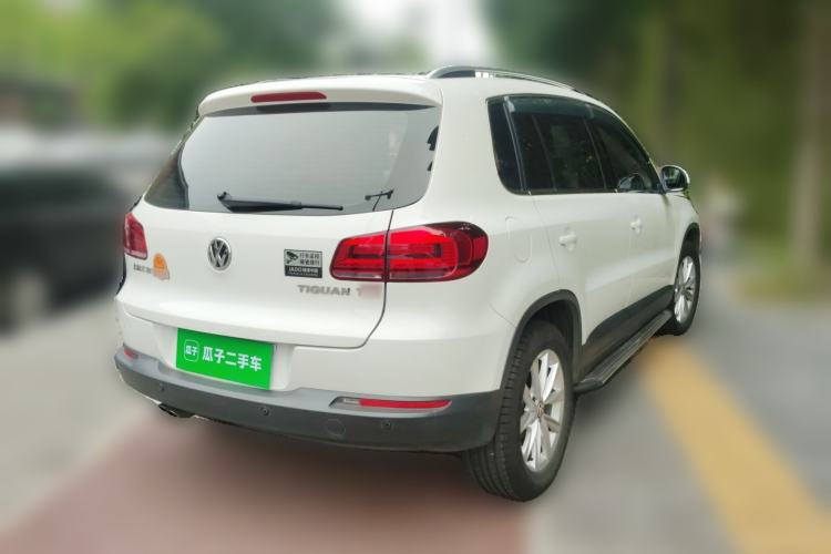 Used Volkswagen Tiguan 2015 1.8TSI Manual Two-Wheel-Drive Limited Edition Rear Right 45 Deg
