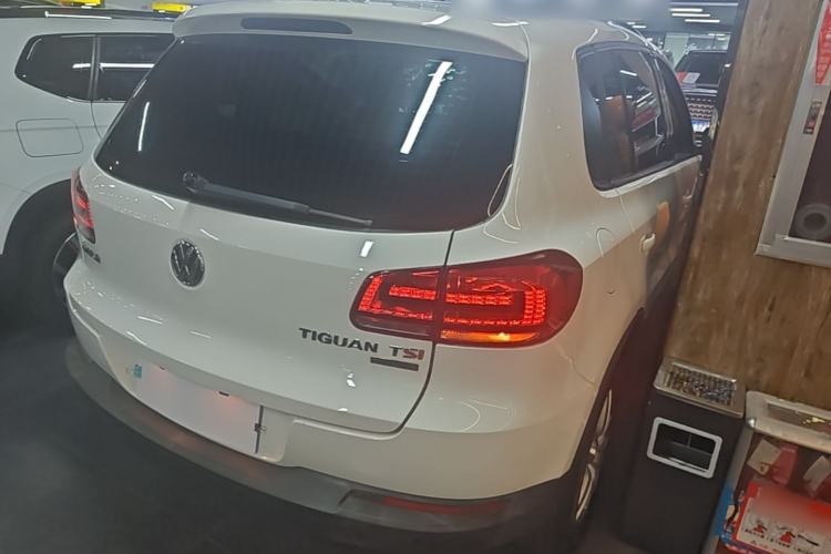 Used Volkswagen Tiguan 2015 1.8TSI Automatic Two-Wheel Drive Trend Edition Rear Right 45 Deg