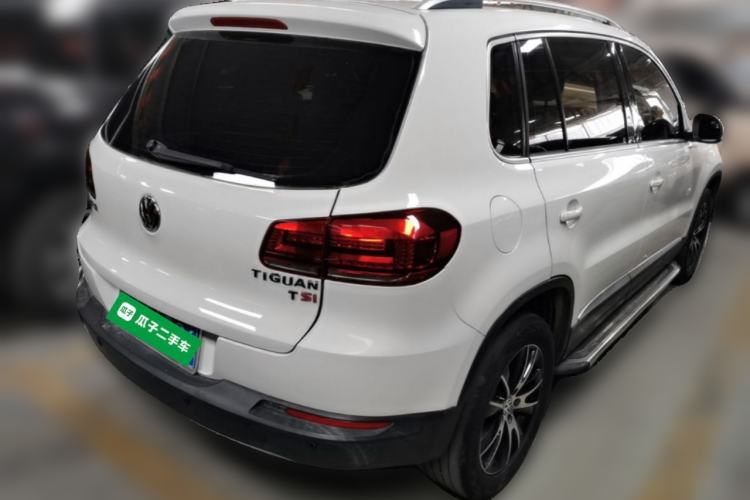 Used Volkswagen Tiguan 2015 1.8TSI Automatic Two-Wheel Drive Luxury Model Rear Right 45 Deg