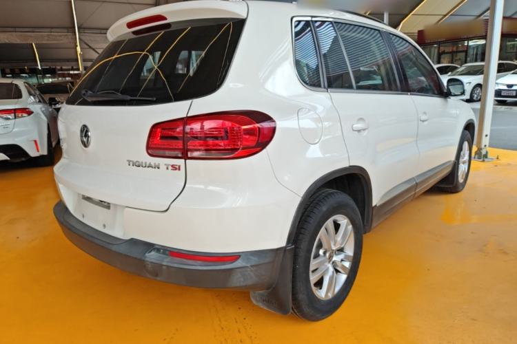 Used Volkswagen Tiguan 2015 1.8TSI Automatic Two-Wheel Drive Trend Edition Rear Right 45 Deg
