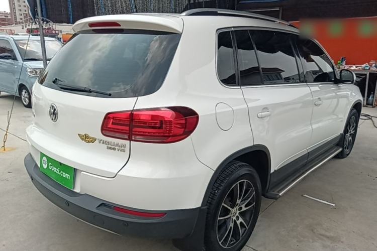 Used Volkswagen Tiguan 2015 1.8TSI Automatic Two-Wheel Drive Luxury Model Rear Right 45 Deg