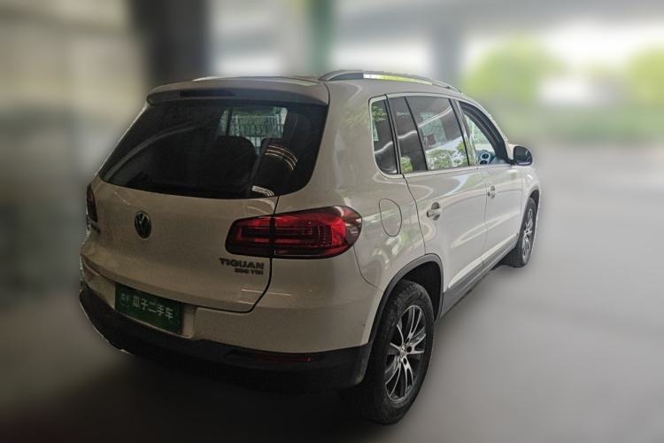 Used Volkswagen Tiguan 2015 1.8TSI Automatic Two-Wheel Drive Luxury Model Rear Right 45 Deg