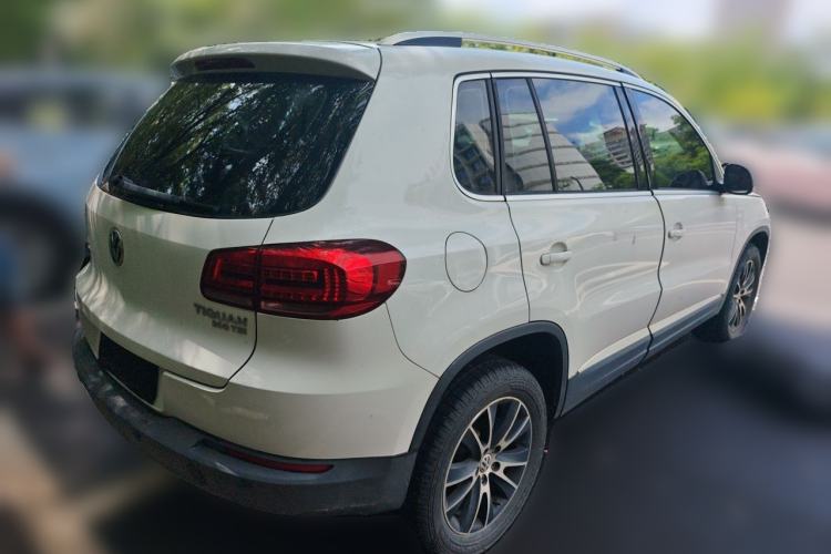 Used Volkswagen Tiguan 2015 1.8TSI Automatic Two-Wheel Drive Luxury Model Rear Right 45 Deg