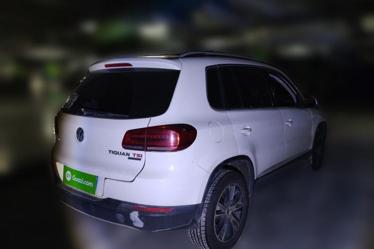 Used Volkswagen Tiguan 2015 2.0 TSI Automatic All-Wheel Drive Luxury Edition Rear Right 45 Deg