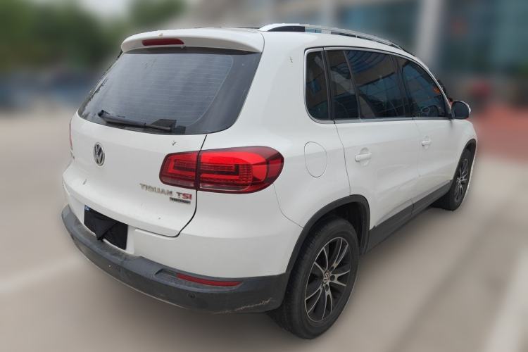 Used Volkswagen Tiguan 2015 1.8TSI Automatic All-Wheel-Drive Luxury Model Rear Right 45 Deg