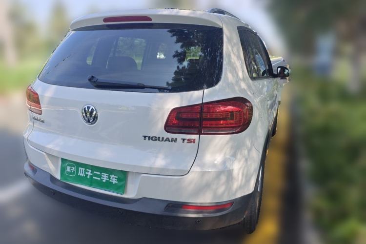 Used Volkswagen Tiguan 2015 1.8TSI Manual Two-Wheel-Drive Limited Edition Rear Right 45 Deg