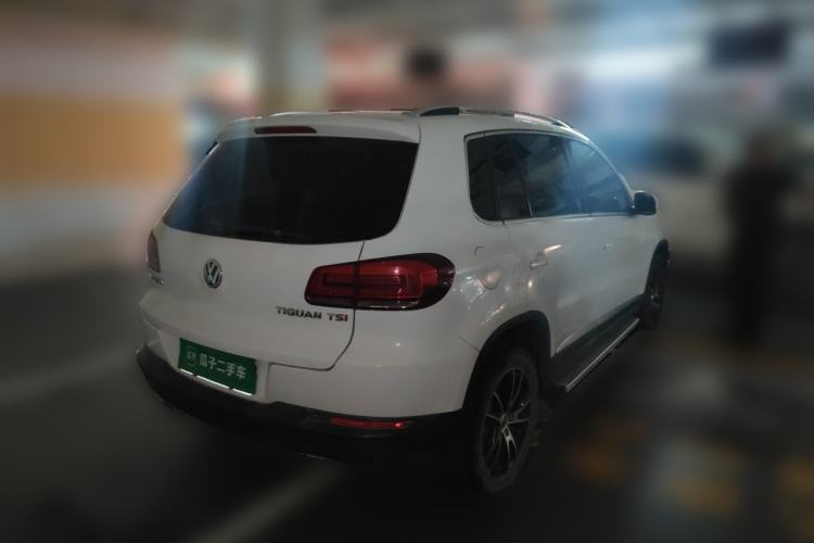Used Volkswagen Tiguan 2015 1.8TSI Automatic Two-Wheel Drive Luxury Model Rear Right 45 Deg