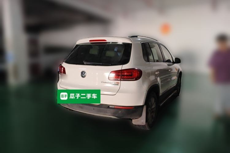 Used Volkswagen Tiguan 2015 1.8TSI Automatic All-Wheel-Drive Luxury Model Rear Right 45 Deg