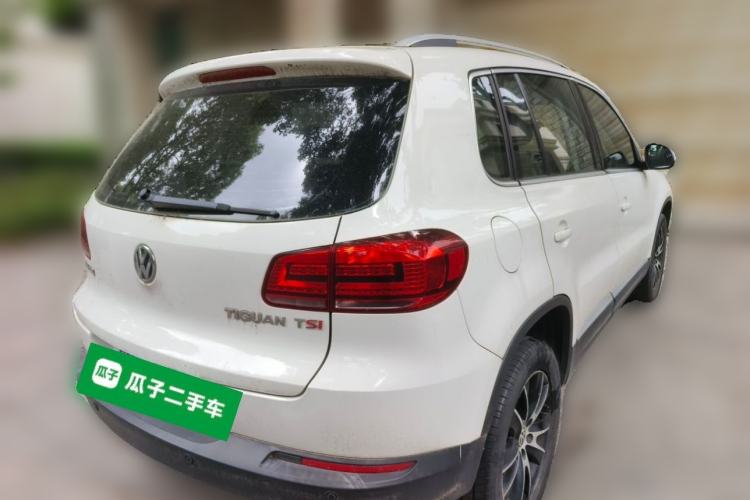 Used Volkswagen Tiguan 2015 1.8TSI Automatic Two-Wheel Drive Luxury Model Rear Right 45 Deg