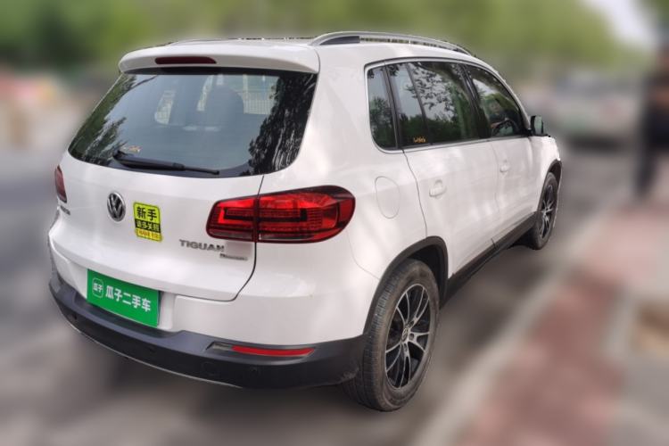 Used Volkswagen Tiguan 2015 2.0 TSI Automatic All-Wheel Drive Luxury Edition Rear Right 45 Deg