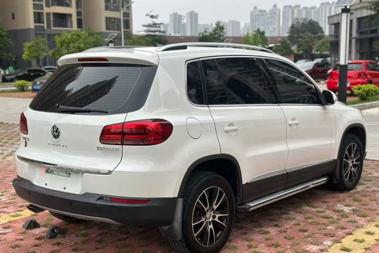 Used Volkswagen Tiguan 2015 1.8TSI Automatic Two-Wheel Drive Luxury Model Rear Right 45 Deg