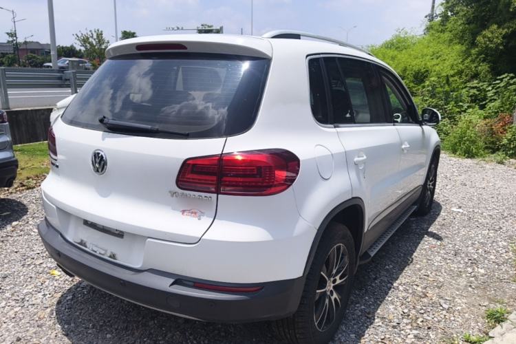 Used Volkswagen Tiguan 2015 1.8TSI Automatic Two-Wheel Drive Luxury Model Rear Right 45 Deg