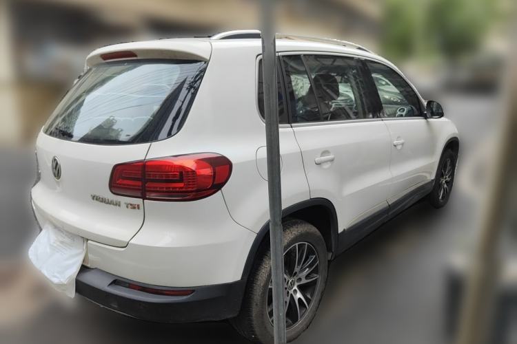 Used Volkswagen Tiguan 2015 1.8TSI Automatic Two-Wheel Drive Luxury Model Rear Right 45 Deg