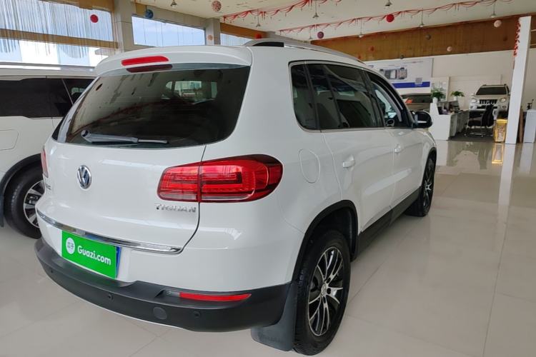 Used Volkswagen Tiguan 2015 1.8TSI Automatic Two-Wheel Drive Luxury Model Rear Right 45 Deg
