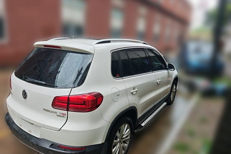 Used Volkswagen Tiguan 2015 1.8TSI Automatic All-Wheel-Drive Luxury Model Rear Right 45 Deg