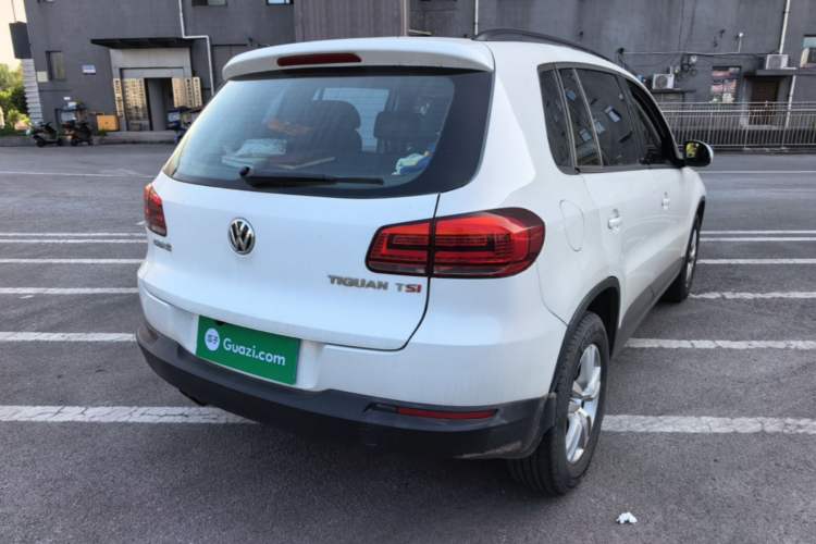 Used Volkswagen Tiguan 2015 1.8TSI Automatic Two-Wheel Drive Trend Edition Rear Right 45 Deg