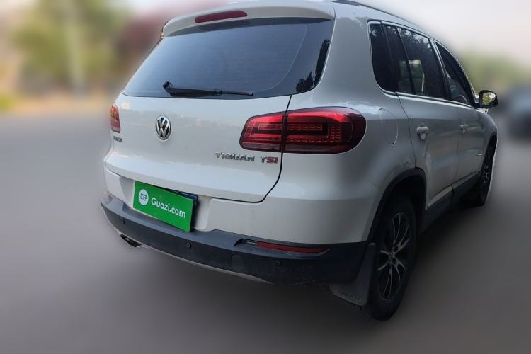 Used Volkswagen Tiguan 2015 1.8TSI Automatic Two-Wheel Drive Luxury Model Rear Right 45 Deg