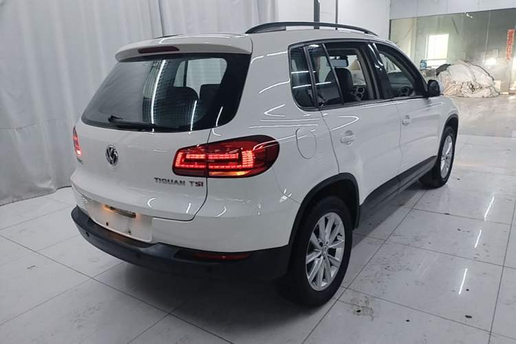 Used Volkswagen Tiguan 2015 1.8TSI Automatic Two-Wheel Drive Comfort Edition Rear Right 45 Deg