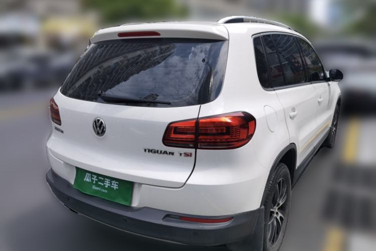 Used Volkswagen Tiguan 2015 1.8TSI Automatic Two-Wheel Drive Luxury Model Rear Right 45 Deg