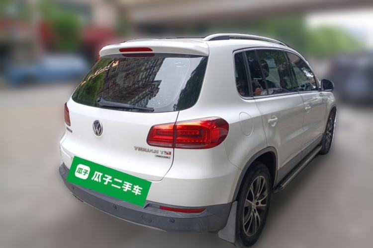 Used Volkswagen Tiguan 2015 1.8TSI Automatic All-Wheel-Drive Luxury Model Rear Right 45 Deg