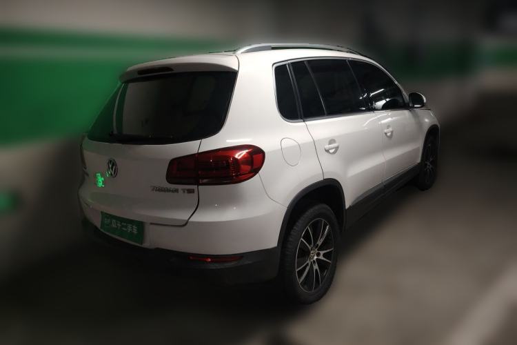 Used Volkswagen Tiguan 2015 1.8TSI Automatic Two-Wheel Drive Luxury Model Rear Right 45 Deg