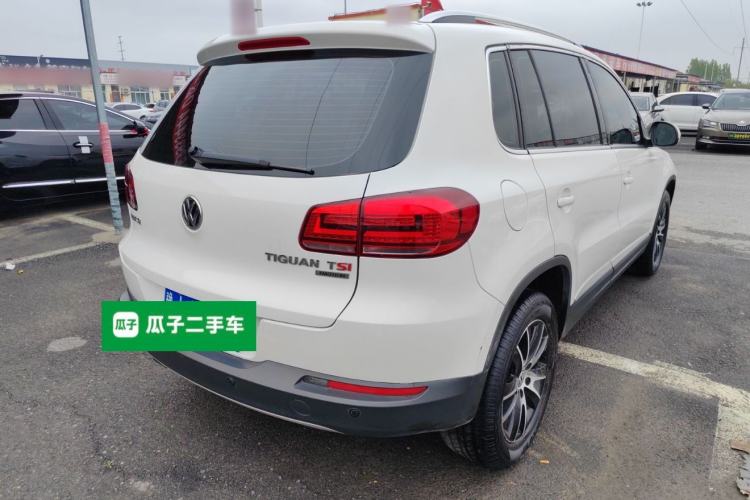 Used Volkswagen Tiguan 2015 1.8TSI Automatic All-Wheel-Drive Luxury Model Rear Right 45 Deg