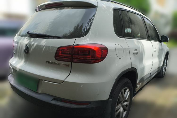 Used Volkswagen Tiguan 2015 1.8TSI Automatic Two-Wheel Drive Trend Edition Rear Right 45 Deg