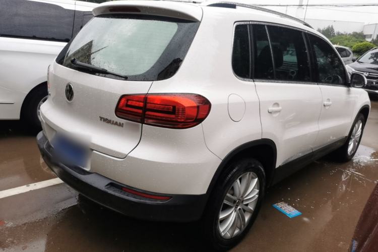 Used Volkswagen Tiguan 2015 1.8TSI Automatic Two-Wheel Drive Luxury Model Rear Right 45 Deg