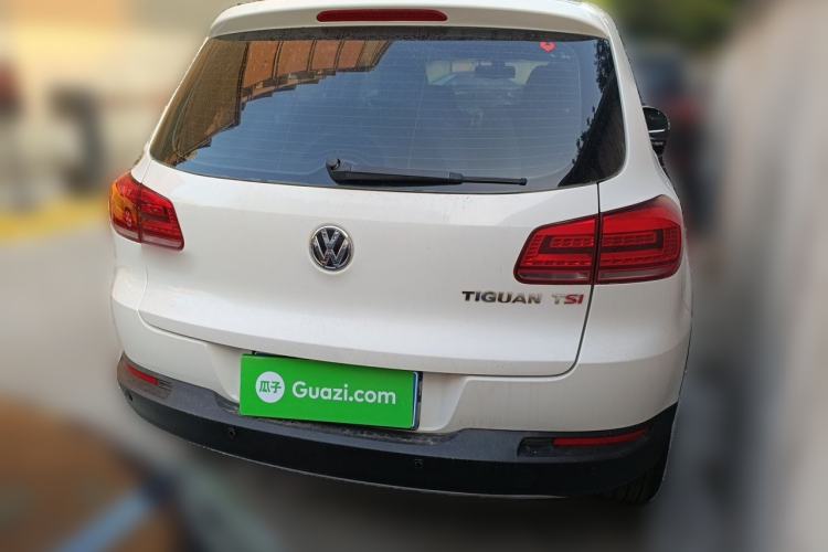 Used Volkswagen Tiguan 2015 1.8TSI Automatic Two-Wheel Drive Luxury Model Rear Right 45 Deg