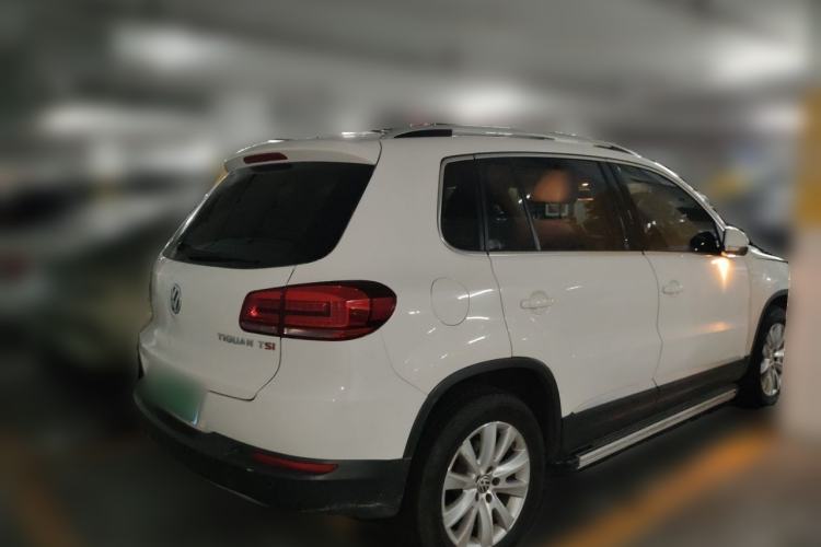 Used Volkswagen Tiguan 2015 1.8TSI Automatic Two-Wheel Drive Luxury Model Rear Right 45 Deg