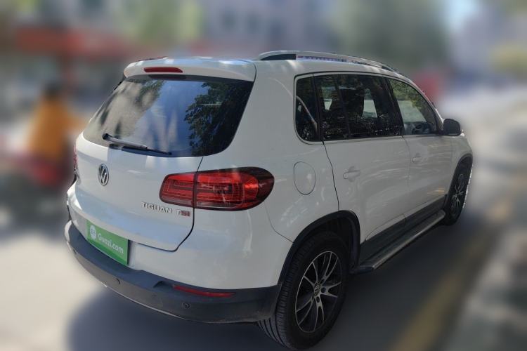 Used Volkswagen Tiguan 2015 1.8TSI Automatic Two-Wheel Drive Luxury Model Rear Right 45 Deg
