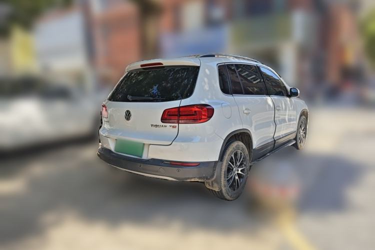 Used Volkswagen Tiguan 2015 1.8TSI Automatic Two-Wheel Drive Luxury Model Rear Right 45 Deg